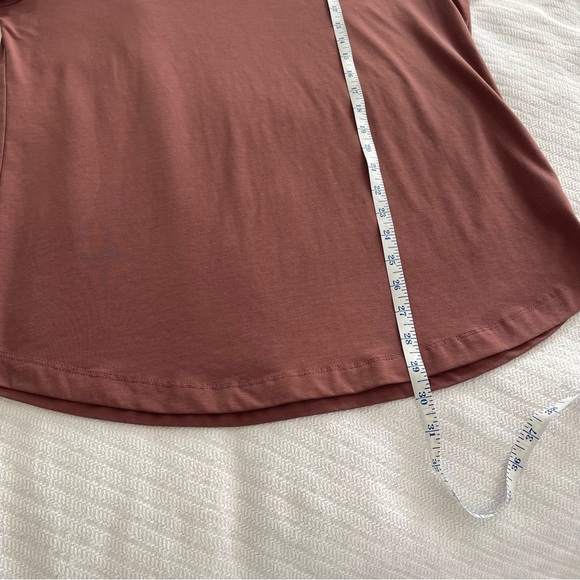 Cuts Curve-Hem V-Neck T-Shirt Men’s L - Picture 6 of 13